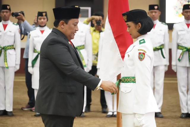 Wagub Edy Pratowo Kukuhkan sekaligus Berikan Motivasi Kepada 54 Anggota Paskibraka