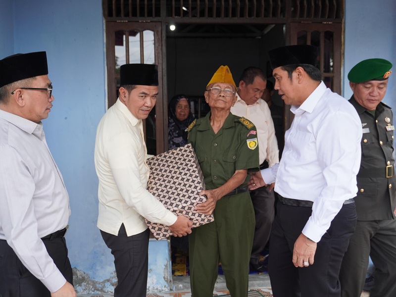 Jelang HUT RI, Bupati-Wabup Pulang Pisau Kunjungi Veteran