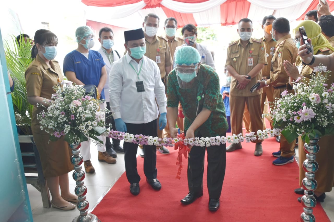 Gubernur Resmikan Gedung IKR dan Gedung Laboratorium Mikrobiologi Klinik RSUD dr. Doris Sylvanus