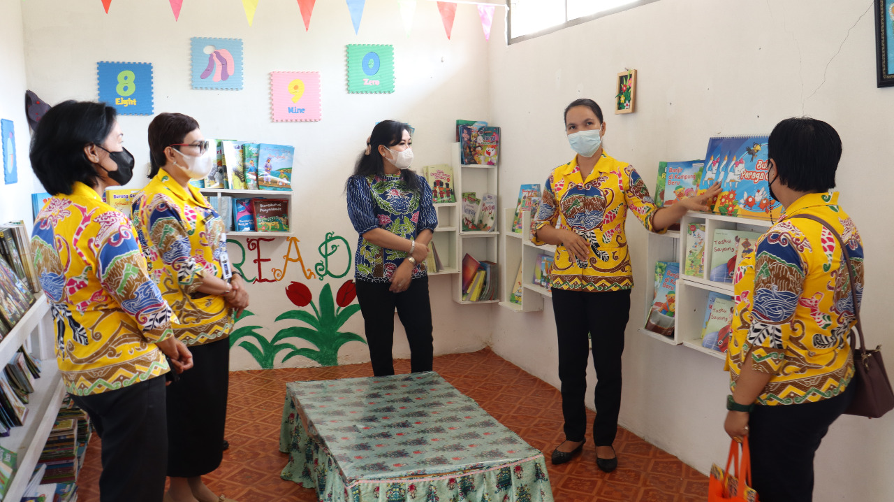 Bunda Literasi Kab. Gunung Mas Lakukan Story Telling di TK. Negeri Pembina Kuala Kurun