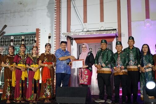 Tim Kesenian Kalteng Ikuti Folklore Kota Lama