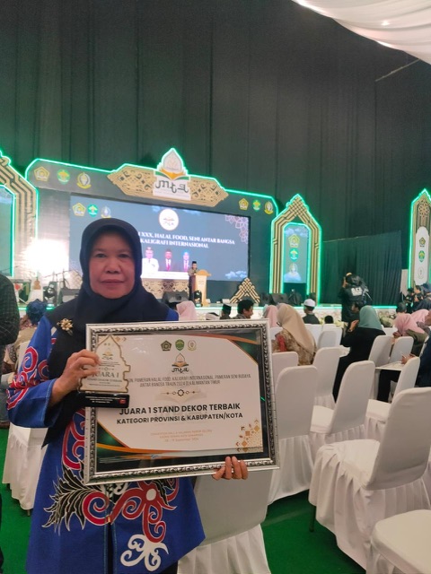 Stan Diskop dan UKM Provinsi Kalteng Raih Juara I Stan Dekor Terbaik Pada MTQ Nasional XXX di Samarinda