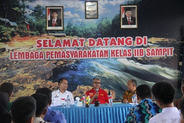 MOTIVASI PETUGAS, PLT. KAKANWIL KEMENKUMHAM KALTENG INGINKAN PETUGAS LAPAS BERINTEGRITAS DAN PROFESIONAL