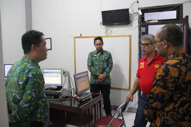 TINJAU KANIM SAMPIT, PLT. KAKANWIL HARAPKAN PELAYANAN TERBAIK KEPADA MASYARAKAT TERPENUHI 