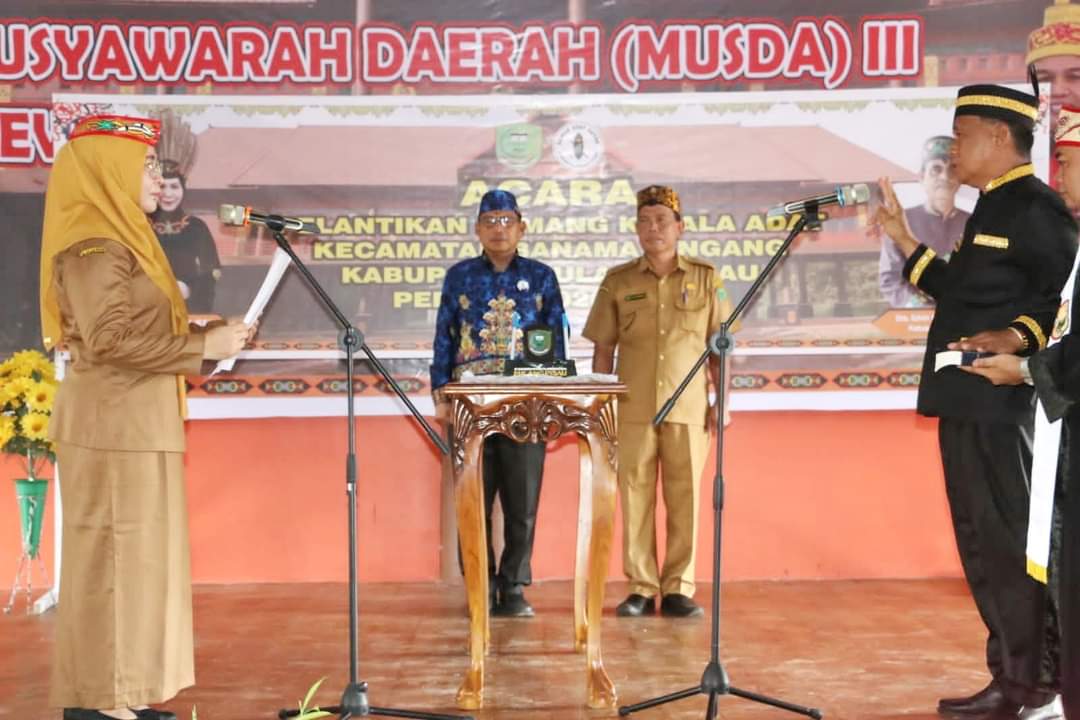 Damang Kepala Adat Kecamatan Banama Tingang Periode 2023-2029 Resmi Dilantik