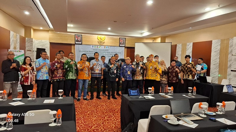 Sampaikan Dukungan Penguatan Kelembagaan, Asisten Ekbang Herson B. Aden Buka Rakor Tim Pokja REDD+ Prov. Kalteng