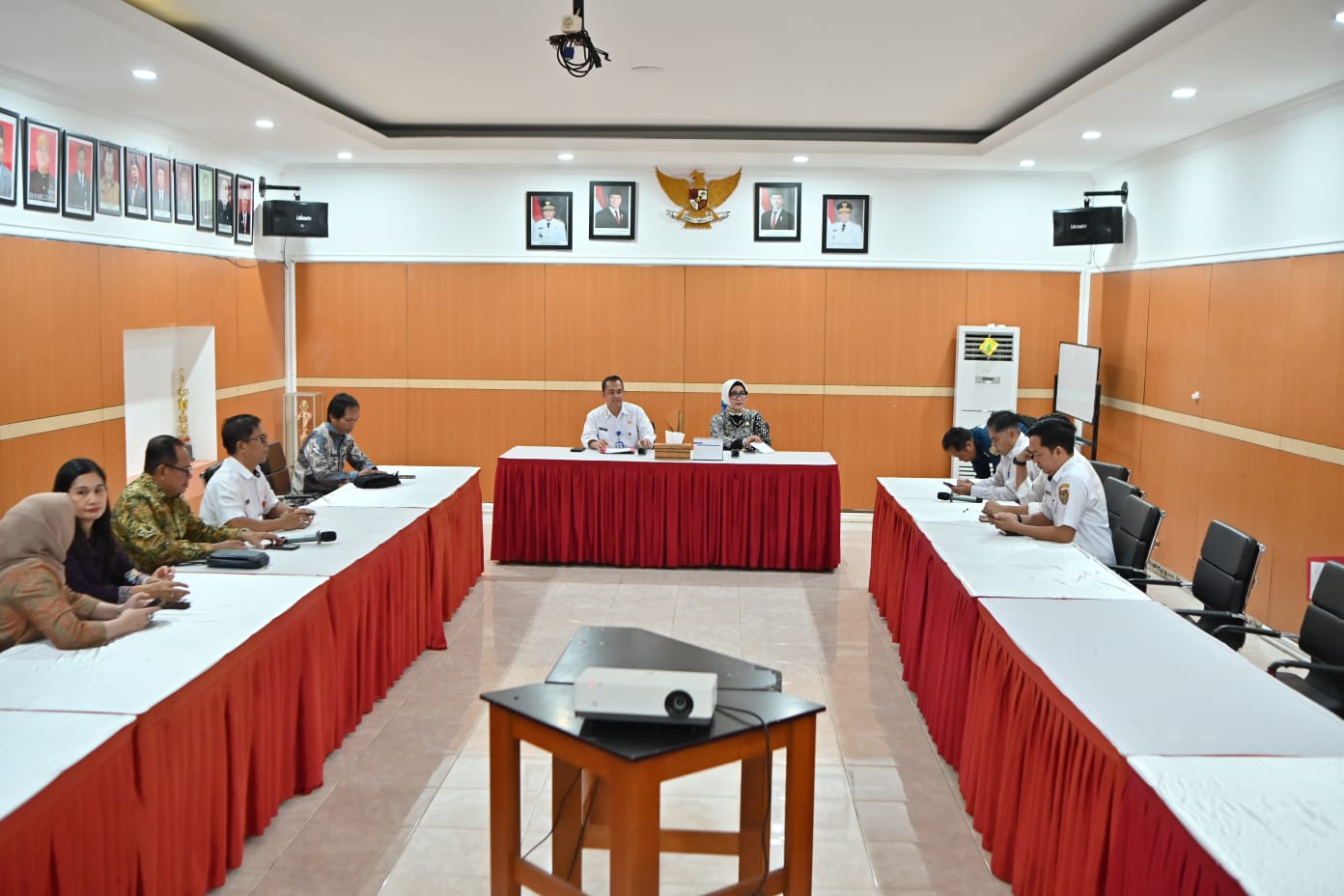 Disdik Kalteng Sambut Kunker DPRD Barut, Paparkan Program Unggulan Dunia Pendidikan dan Kesiapan MBG