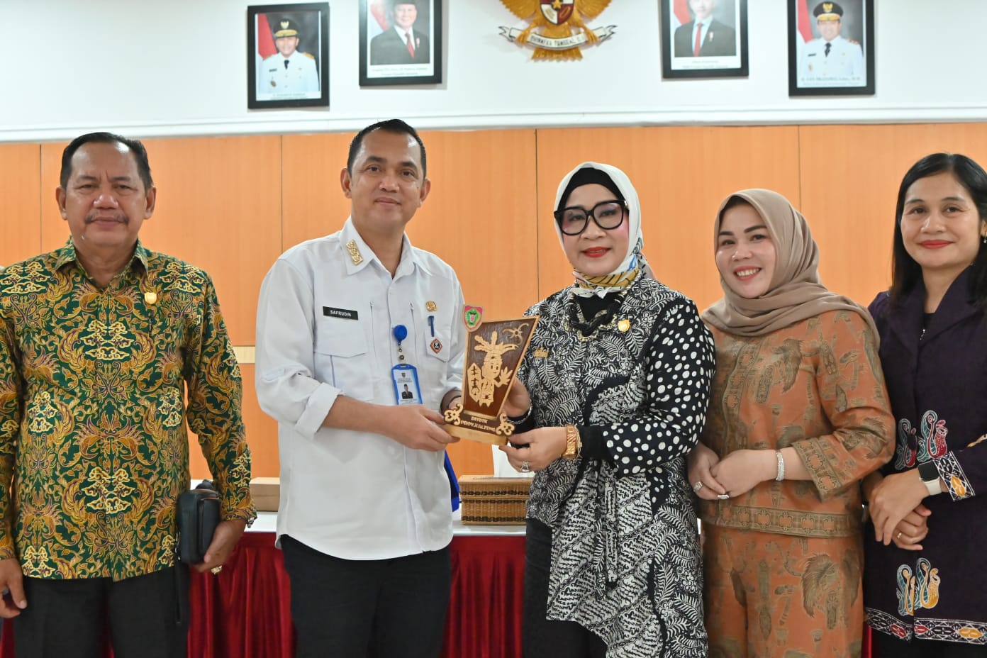 Disdik Kalteng Sambut Kunker DPRD Barut, Paparkan Program Unggulan Dunia Pendidikan dan Kesiapan MBG