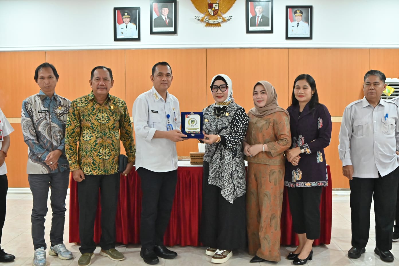 Disdik Kalteng Sambut Kunker DPRD Barut, Paparkan Program Unggulan Dunia Pendidikan dan Kesiapan MBG