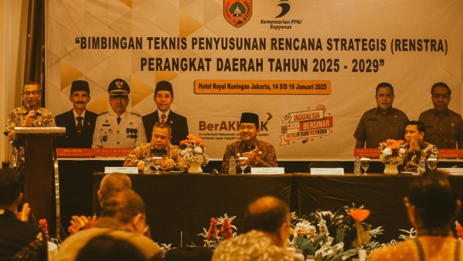 Buka Bimtek Penyusunan Renstra, Pj Bupati Budi Santosa : SDM Punya Peran Penting