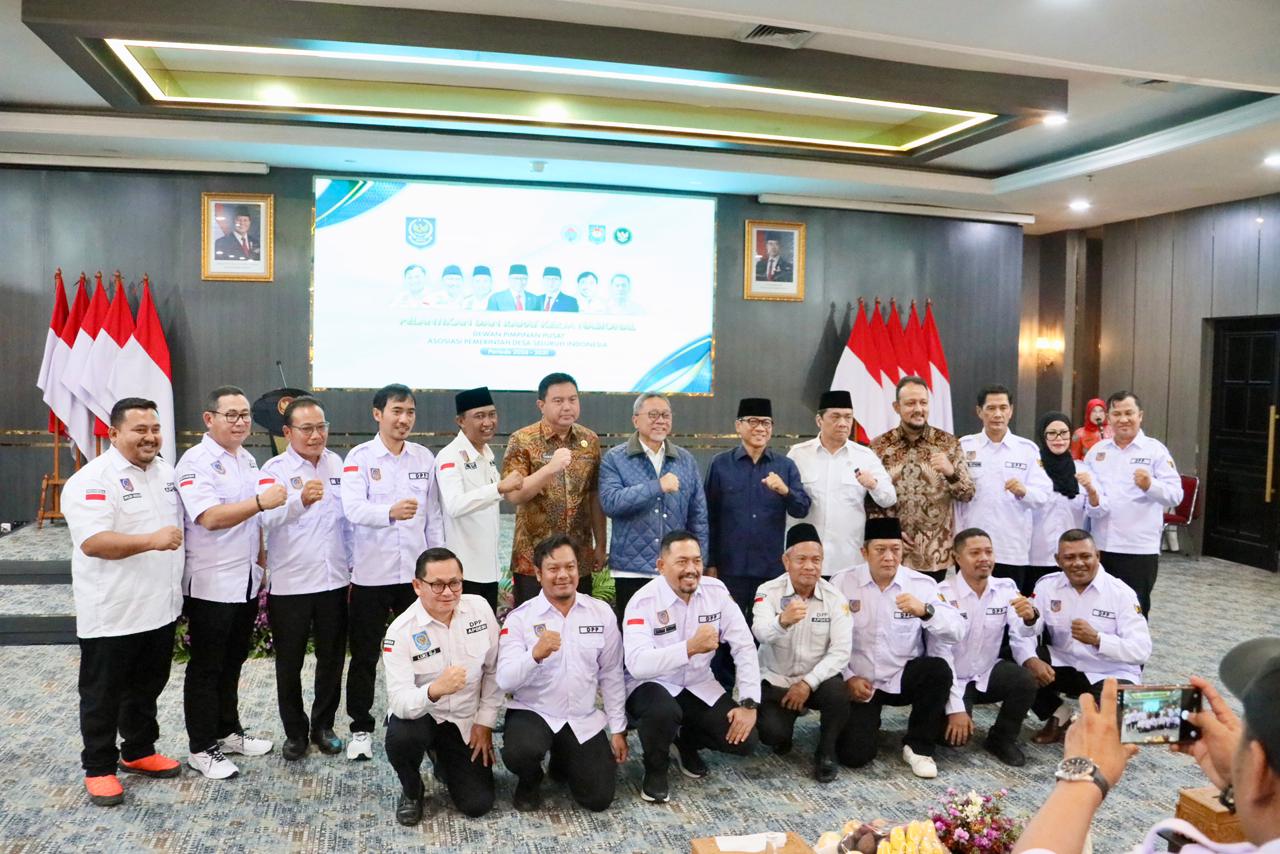 Di Pelantikan APDESI, Sekjen Kemendagri Kembali Ingatkan Pentingnya Bekerja untuk Masyarakat