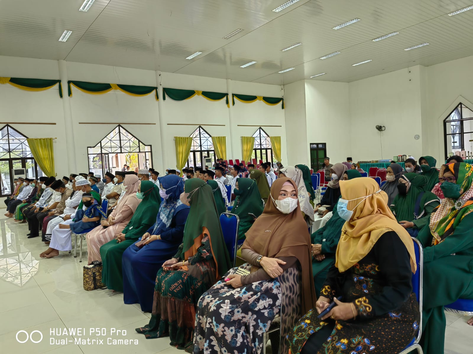 Safari Ramadan di Aula Masjid Al-Istiqlal Kota Puruk Cahu, Pj. Sekda Kalteng Imbau Jaga Stabilitas dan Kecukupan Bahan Pokok Strategis dan Logistik 