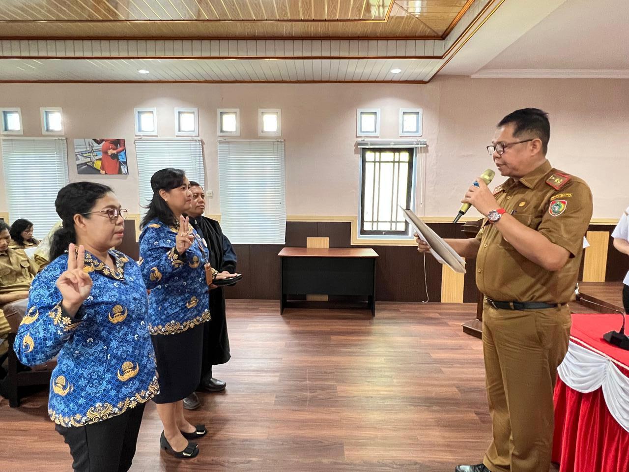 Kepala Dislutkan Prov. Kalteng Lantik Pejabat Fungsional Pranata Humas