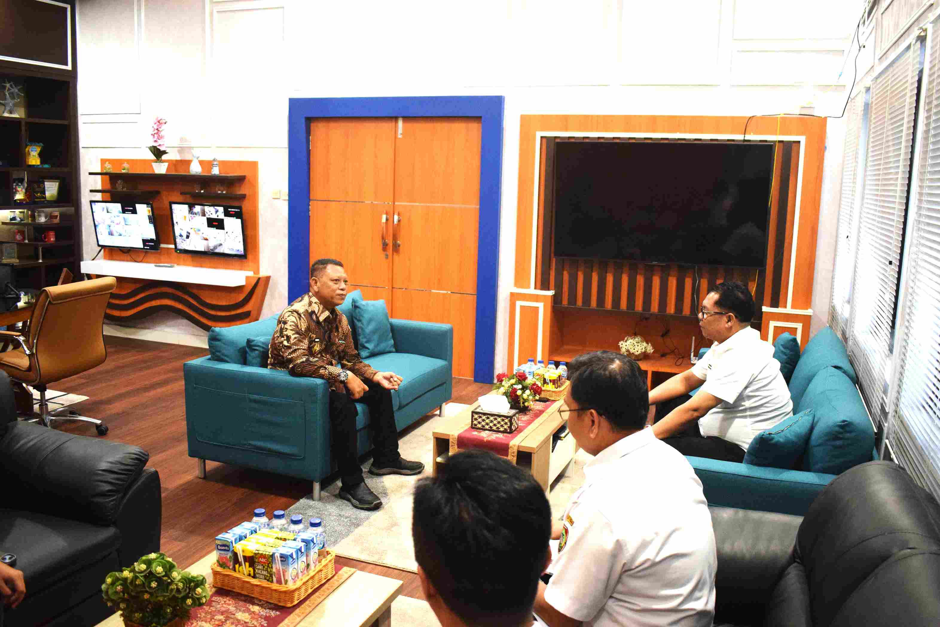 Kepala Dislutkan Prov. Kalteng Terima Kunjungan Wakil Bupati Sukamara, Sinergikan Program Kelautan dan Perikanan