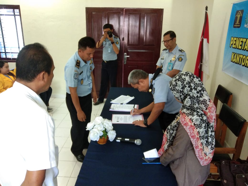 Dihadapan Ombudsman RI Perwakilan Kalimantan Tengah, Kantor Imigrasi Kelas I Palangka Raya Tetapkan Standar Pelayanan Publik Keimigrasian