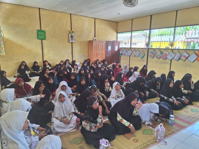 Tingkatkan Daya Saing SDM Anak Sekolah, DPKP Kobar Goes To School Sosialisasikan Gerakan B2SA