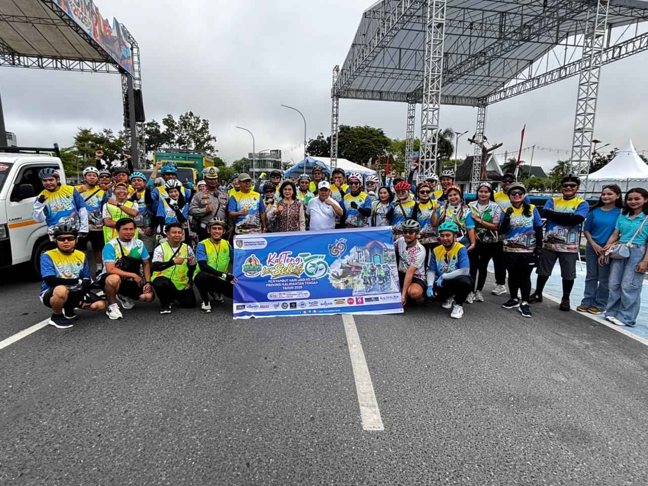 Pj. Sekda Linae Aden Lepas Ratusan Peserta Kalteng Berseli 69K Sambut Hari Jadi ke-69 Provinsi Kalteng