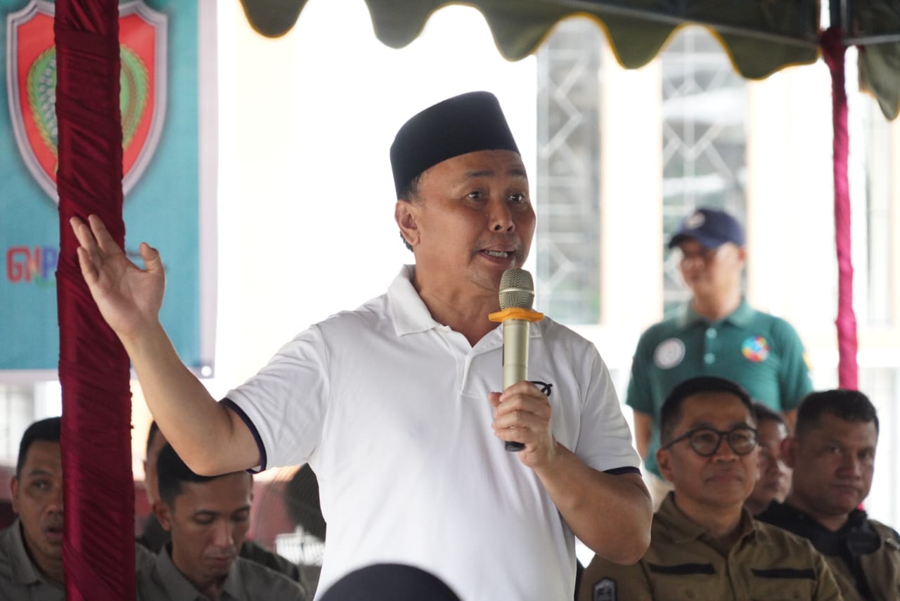 Tekan Inflasi, Gubernur Kalteng Bagikan Sembako Gratis di Kecamatan Kotawaringin Lama Kobar