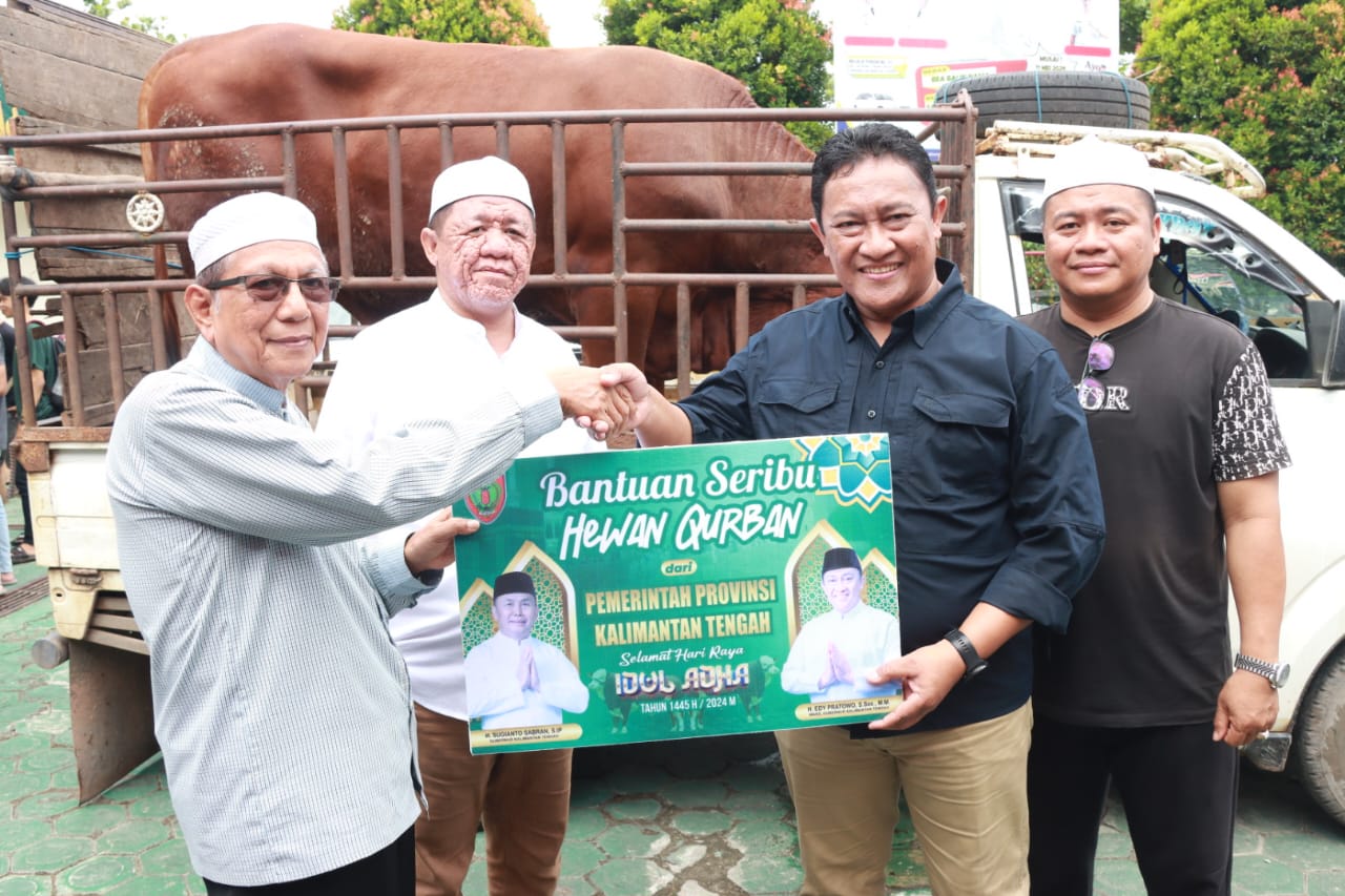 Hadiri Pembukaan Pasar Murah secara Virtual, Wagub Kalteng Salurkan 500 Paket Sembako dan 3 Ekor Hewan Qurban di Kecamatan Selat Kabupaten Kapuas