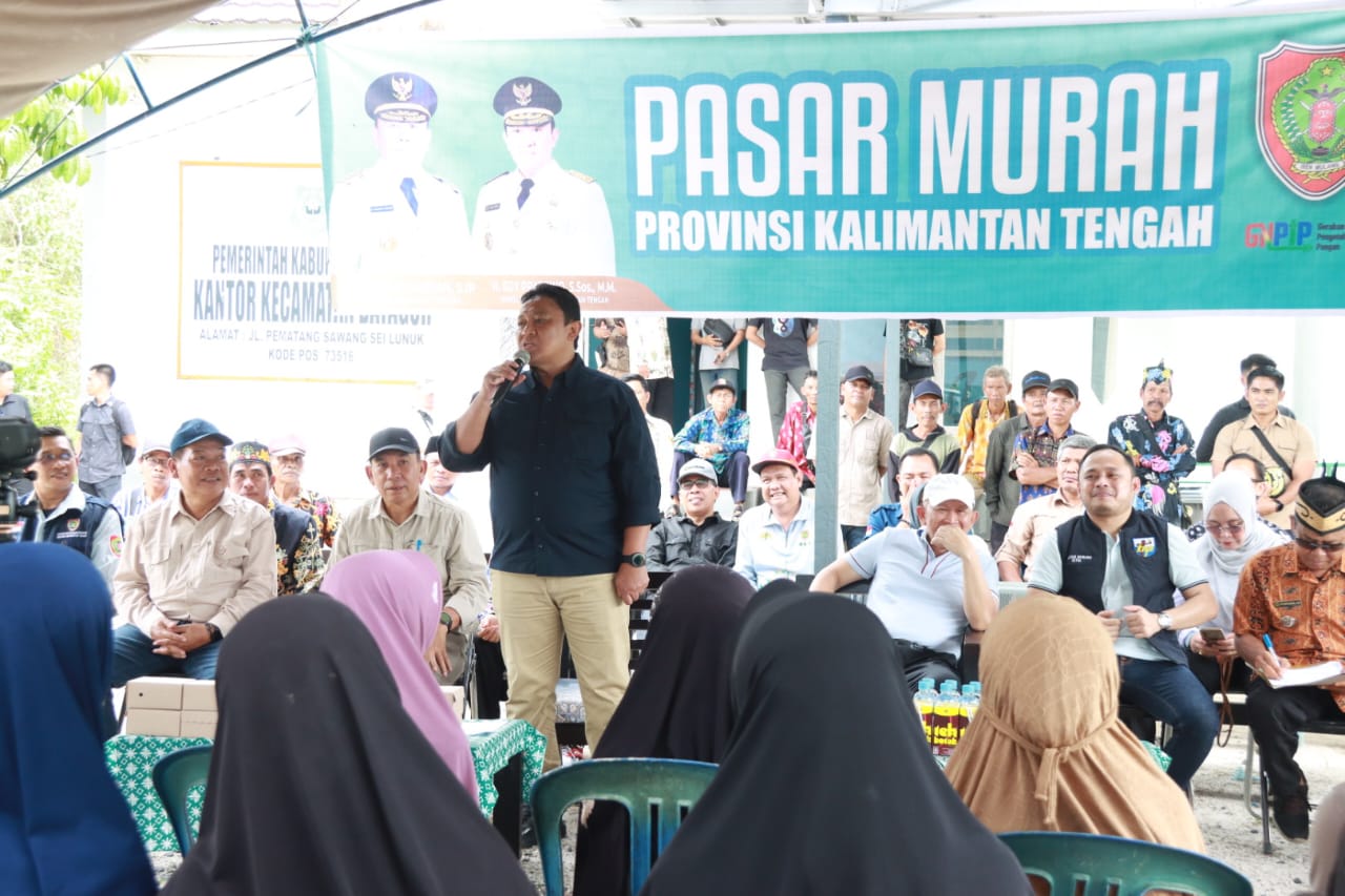 Lokasi Ketiga di Kabupaten Kapuas, Wagub Kalteng Serahkan Bantuan Hewan Qurban 12 Ekor Sapi dan 500 Paket Sembako di Kecamatan Bataguh