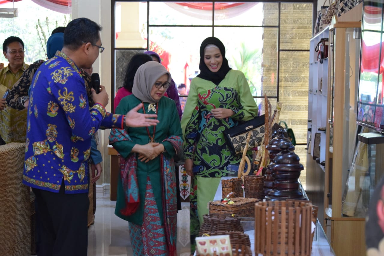 Bantu Pemasaran Hasil Produk UKM dengan Central Borneo Souvenir