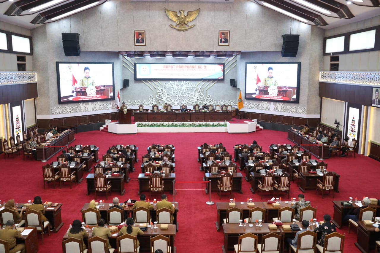 Wagub Edy Pratowo Sampaikan Pidato Gubernur Atas Pemandangan Umum Fraksi Pendukung Dewan Terhadap 3 Raperda Kalteng
