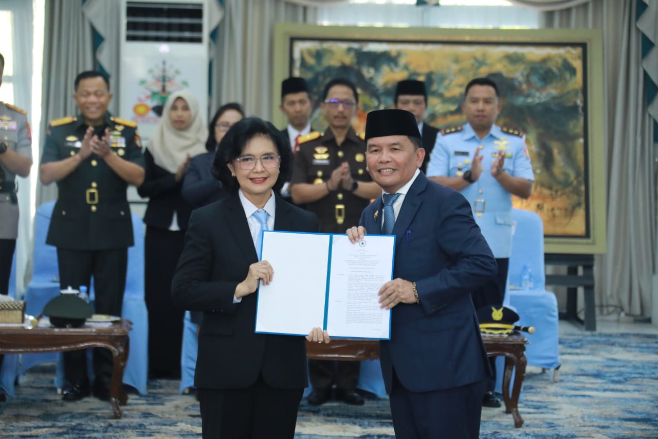 Gubernur Agustiar Sabran Lantik Linae Victoria Aden sebagai Sekda Provinsi Kalteng