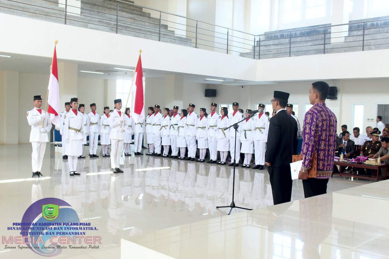 Plt. Sekretaris Daerah Pulang Pisau Kukuhkan Anggota Paskibraka