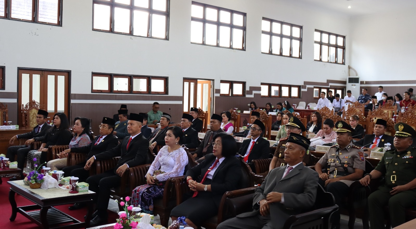 Bupati Gunung Mas Hadiri Rapur Istimewa Masa Persidangan I