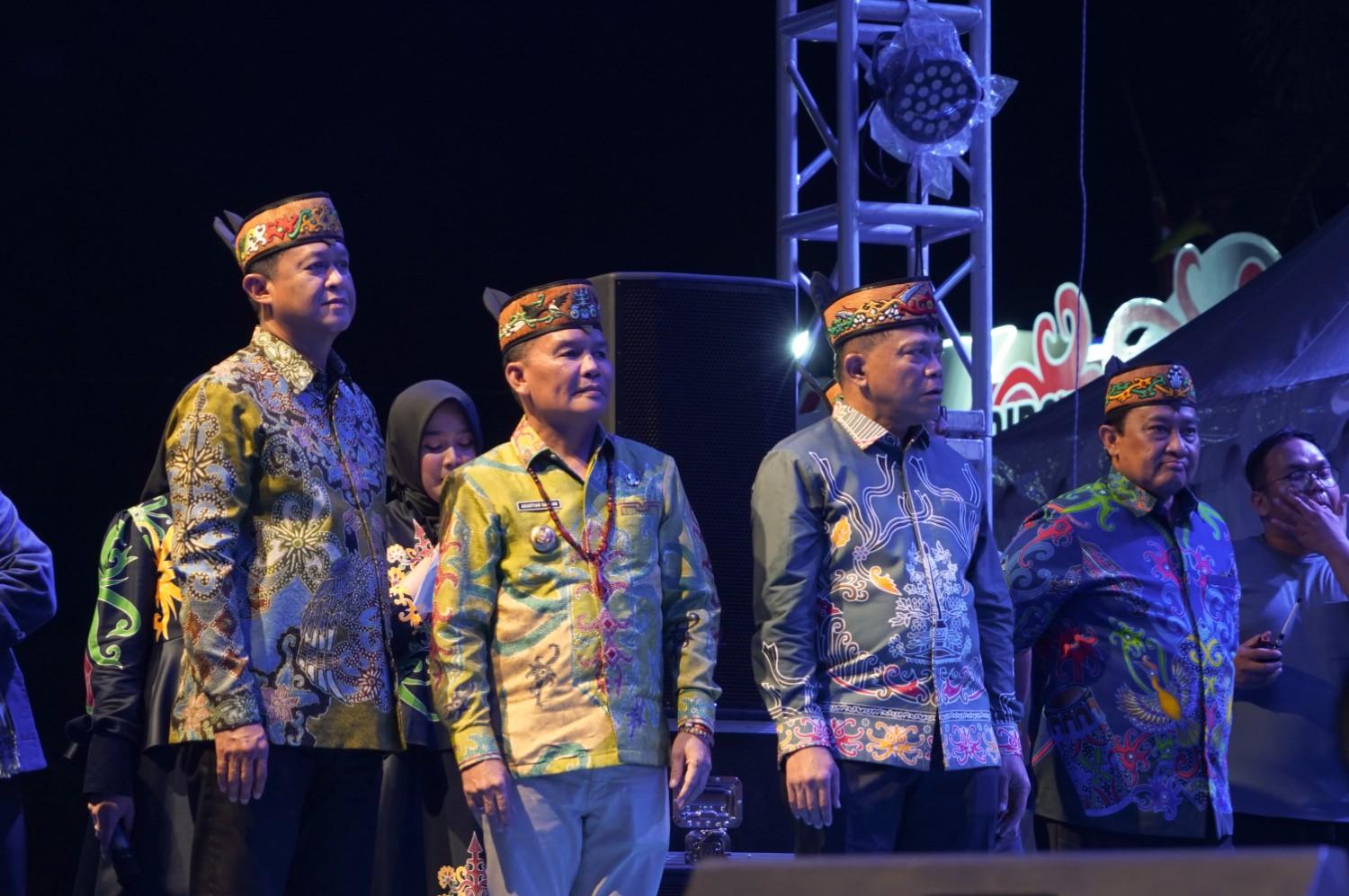 Huma Betang Night Semarakkan HUT ke-81 RI dan HUT ke-1 Kodam XXII/Tambun Bungai