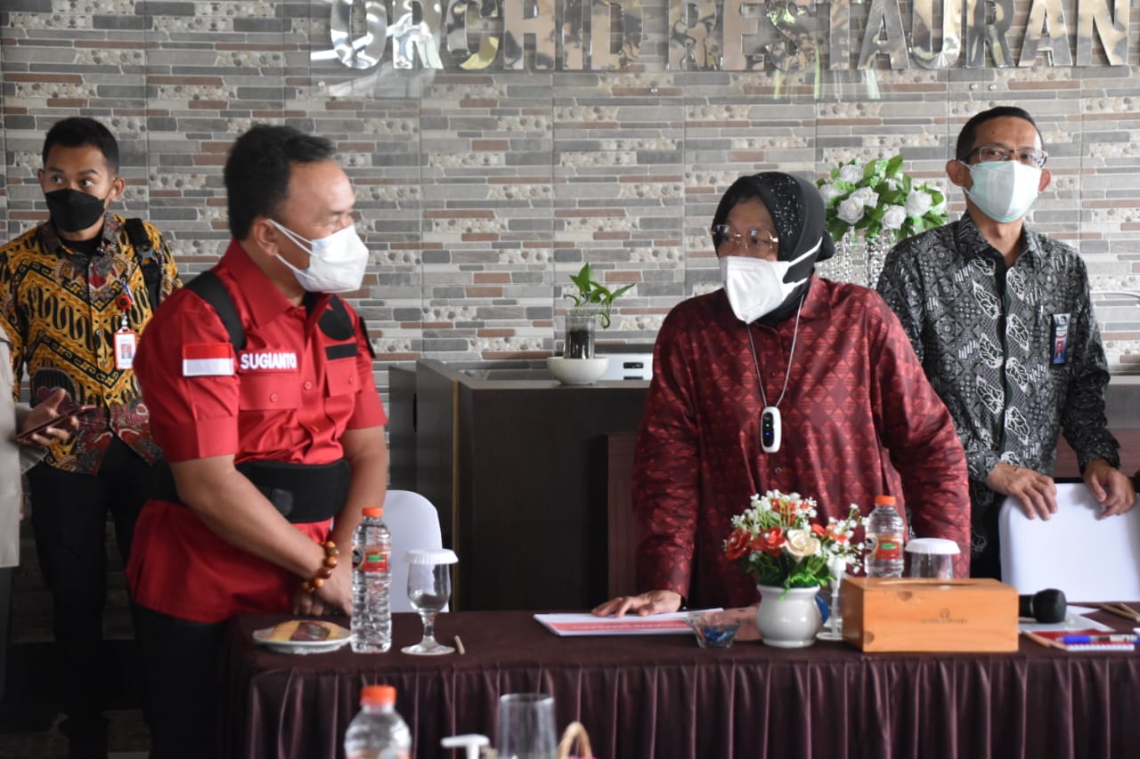 Gubernur Kalteng Serahkan Bansos Program Keluarga Harapan & Bantuan Pangan Non Tunai