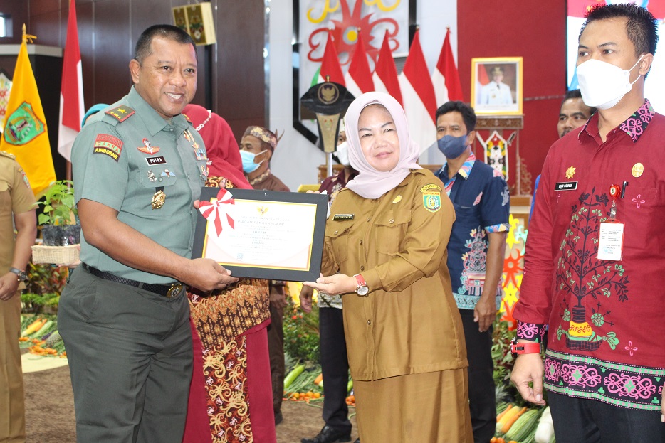 Barito Selatan Terima Penghargaan Inovasi Teknologi Tepat Guna dari Gubernur Kalteng