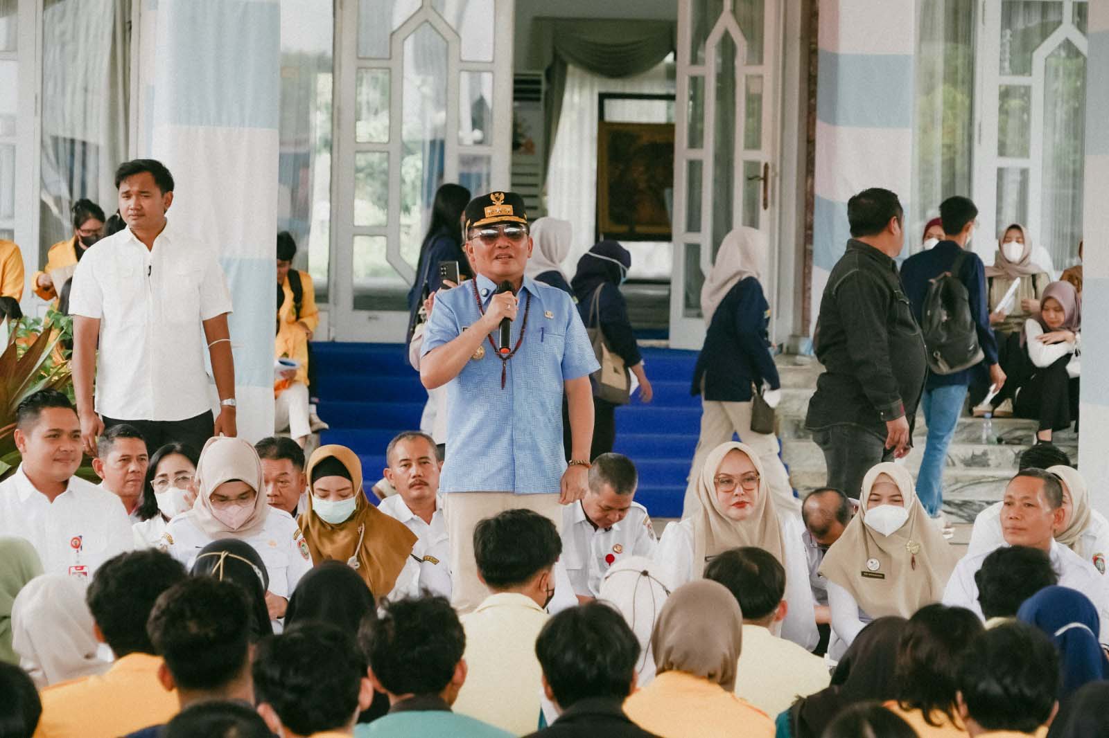 Peduli Mahasiswa di Tengah Karhutla, Gubernur Agustiar Sabran Salurkan Bantuan Pangan