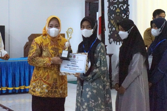 Hadiri Penutupan MTQ ke-51, Bupati Hj Nurhidayah : MTQ Bukan Hanya Sekedar Kompetisi