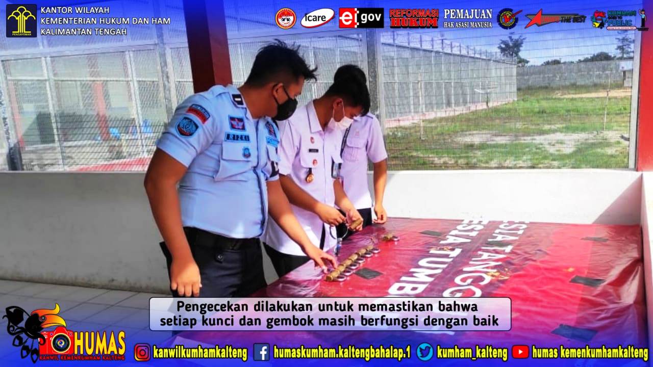 Kasubsi Kamtib Lapas Sukamara Lakukan Pengecekan dan Rolling Kunci Kamar Hunian