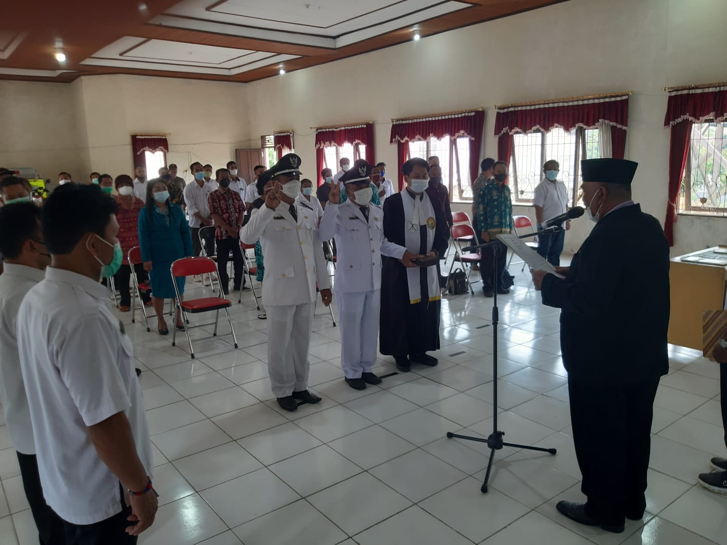 Camat Rungan Hulu Lantik Pj Kades Hantapang dan Jangkit