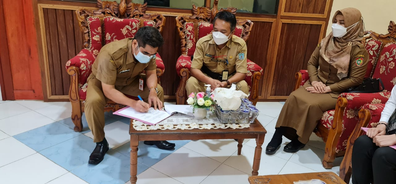 Pemprov Kalteng Serahkan Hibah Pekerjaan Jalan kepada Pemkab Lamandau