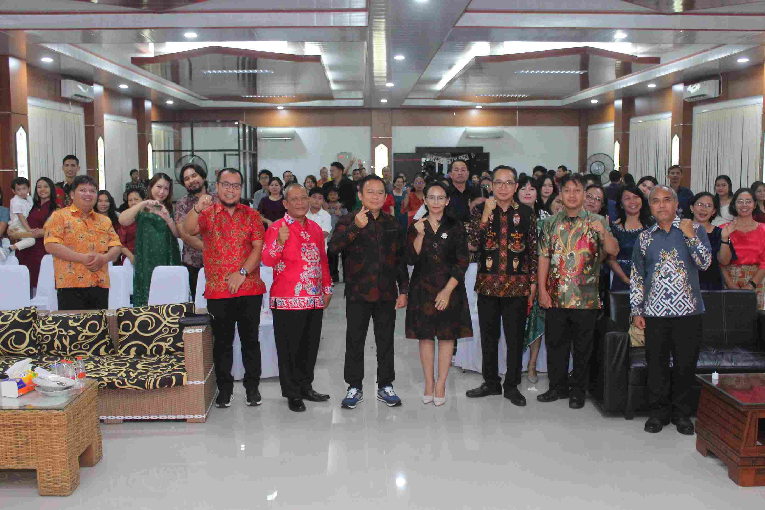 Keluarga Besar Dinas ESDM Prov. Kalteng Gelar Ibadah Perayaan Natal dengan Khidmat dan Penuh Sukacita
