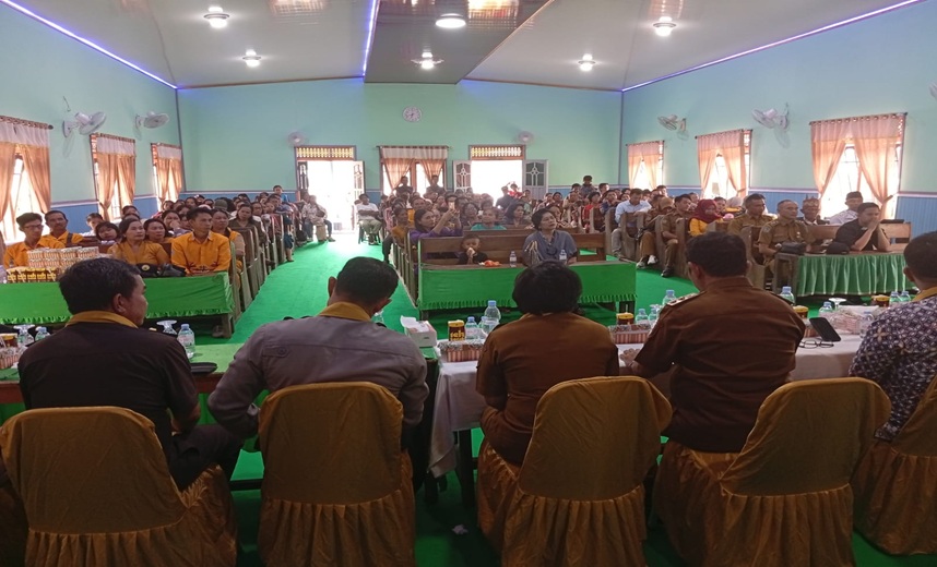 Pemkab Barsel Kunjungi Umat Nasrani Karau Kuala