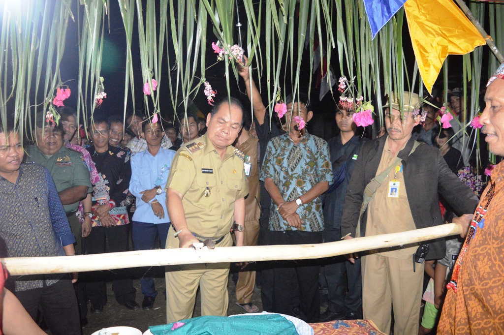 Bupati Resmikan Kantor Desa Tumbang Manyarung 