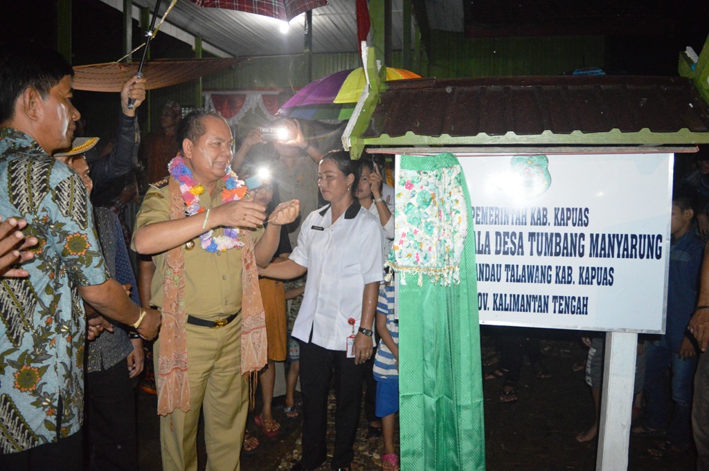 Bupati Resmikan Kantor Desa Tumbang Manyarung 