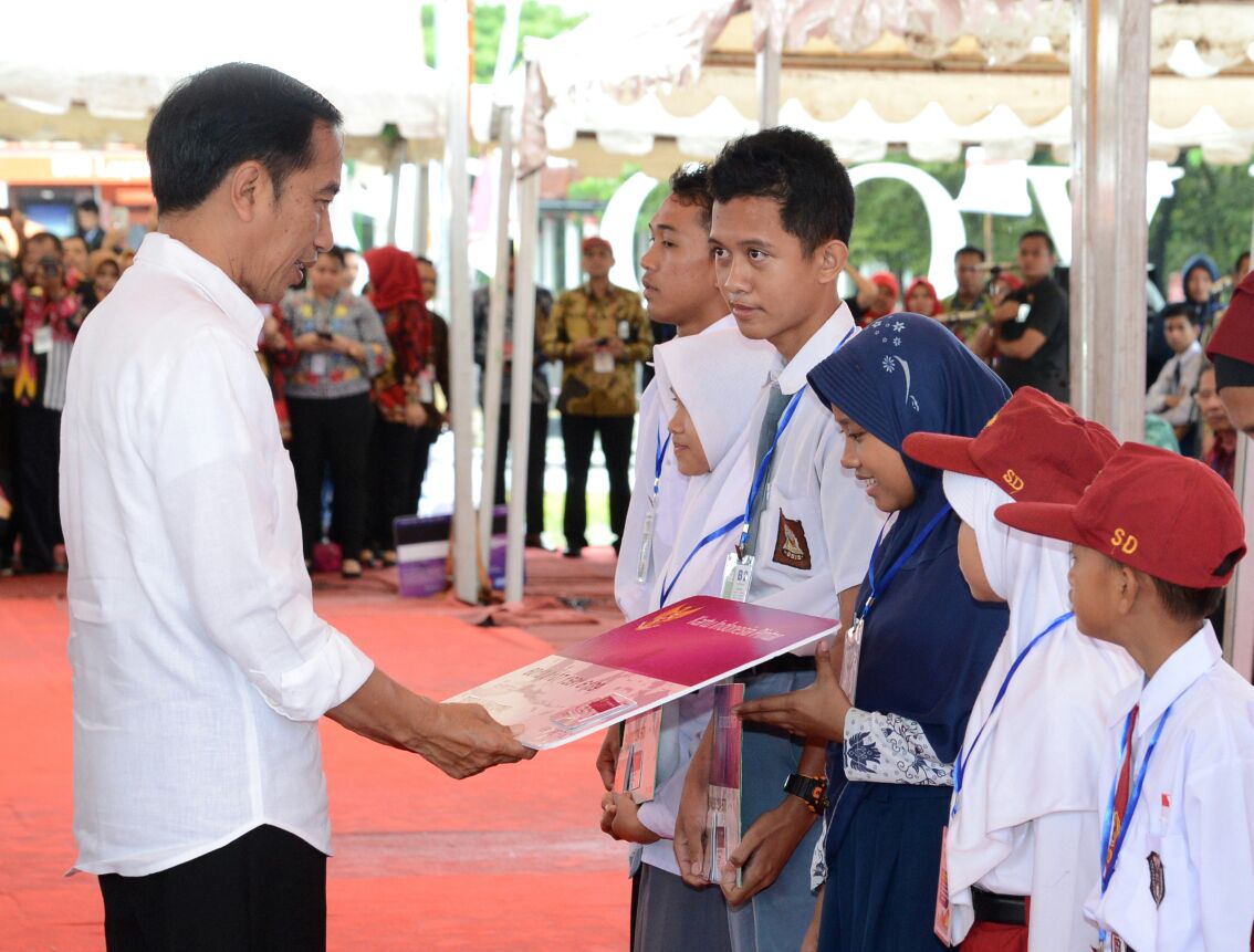 Buka Akses Pendidikan dan Tingkatkan Gizi Lewat KIP dan PKH