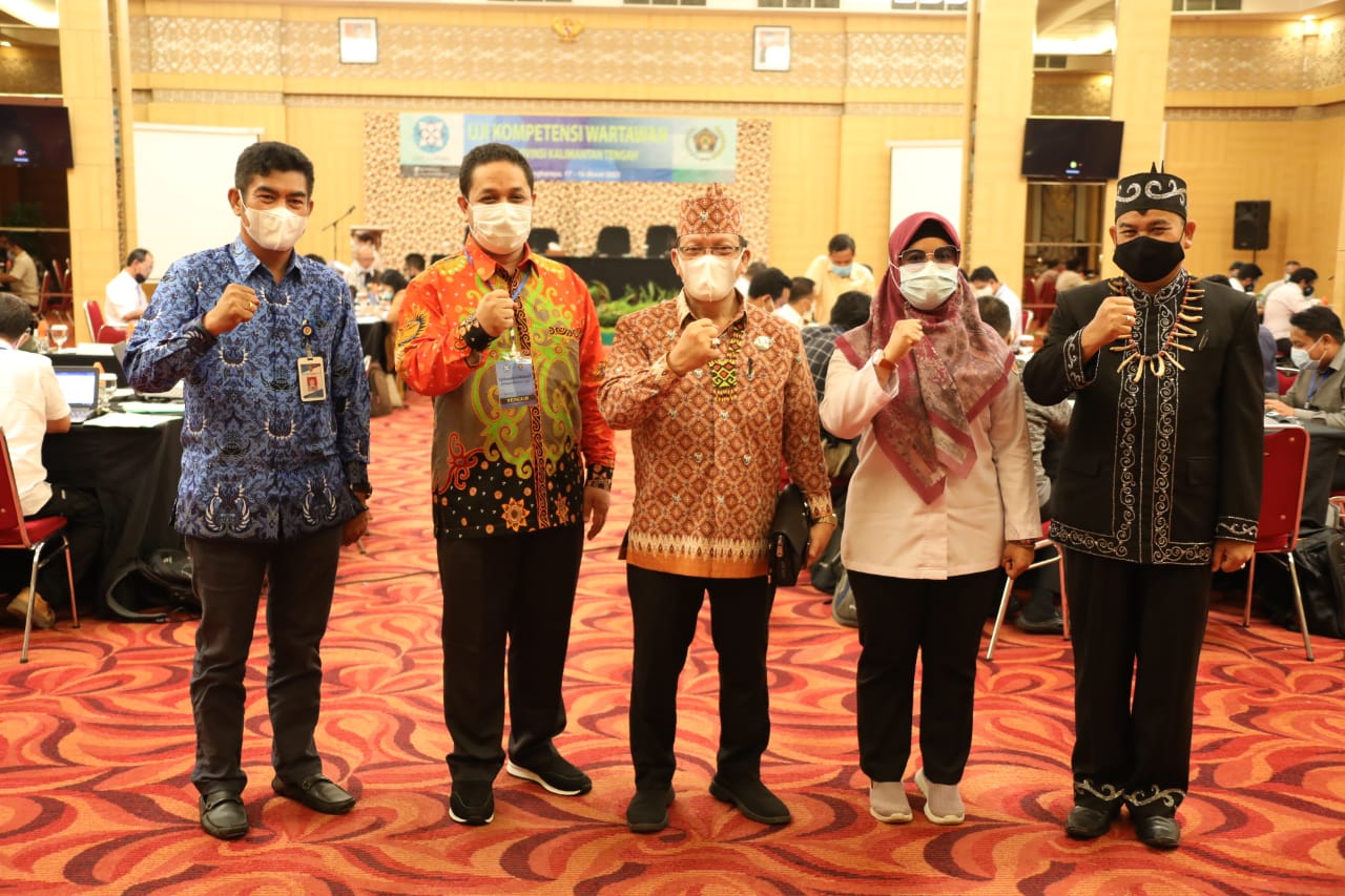 Kadis Kominfo Kalteng Didaulat Sebagai Narasumber Pada Uji Kompetensi Wartawan yang Diselenggarakan oleh PWI