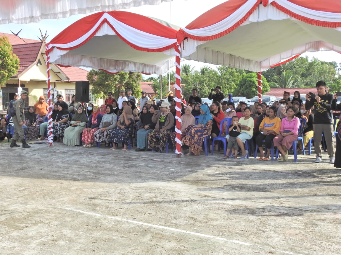 Masyarakat Mura Antusias, Sekda Nuryakin Buka Pasar Murah di Kabupaten Murung Raya