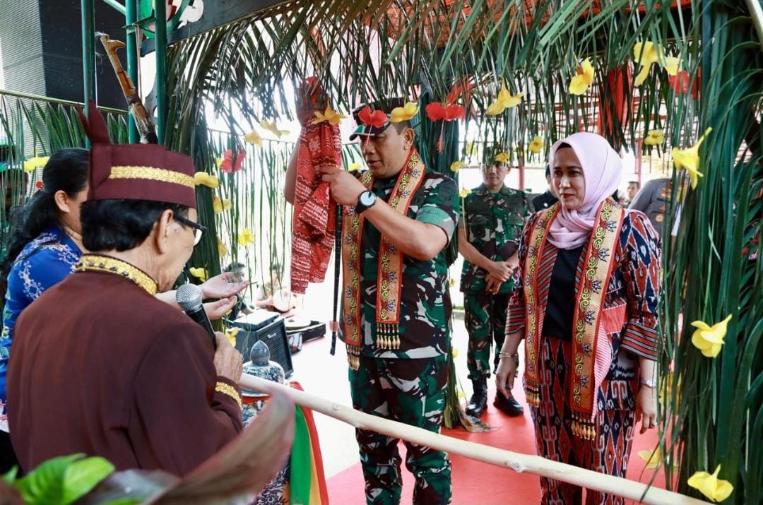 Wagub Edy Pratowo Sambut Kedatangan Panglima Kodam XII/Tanjungpura di Palangka Raya