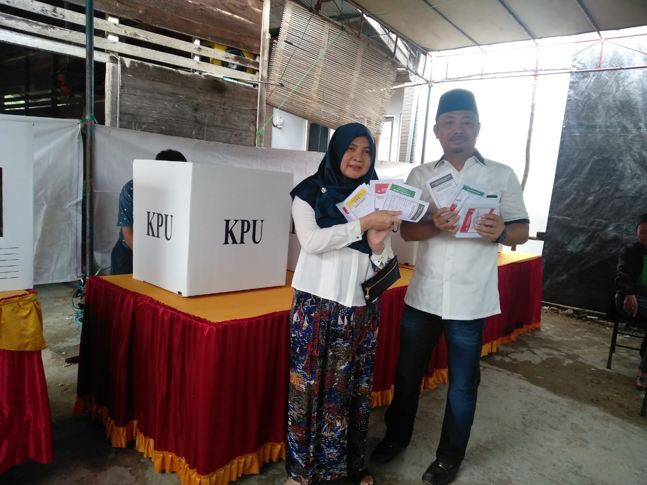 Bupati Barito Selatan Mencoblos di TPS 32, Buntok Kota