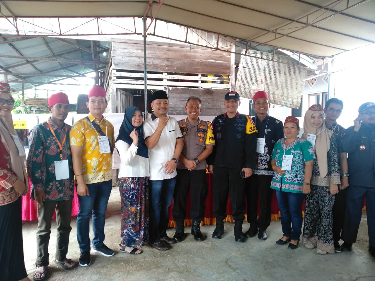 Bupati Barito Selatan Mencoblos di TPS 32, Buntok Kota
