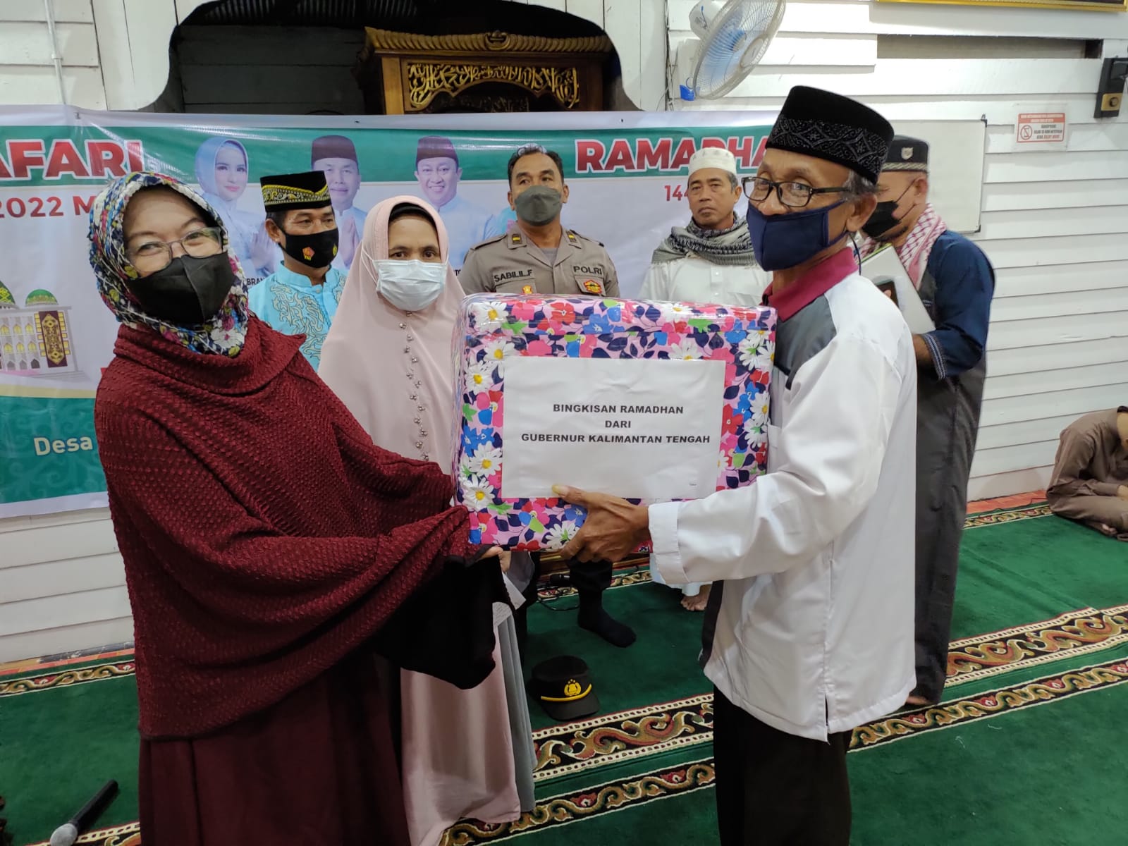 Safari Ramadan di Masjid Nurul Iman Timpah Kapuas, Pemprov. Kalteng Ajak Masyarakat Turut Sukseskan Vaksinasi