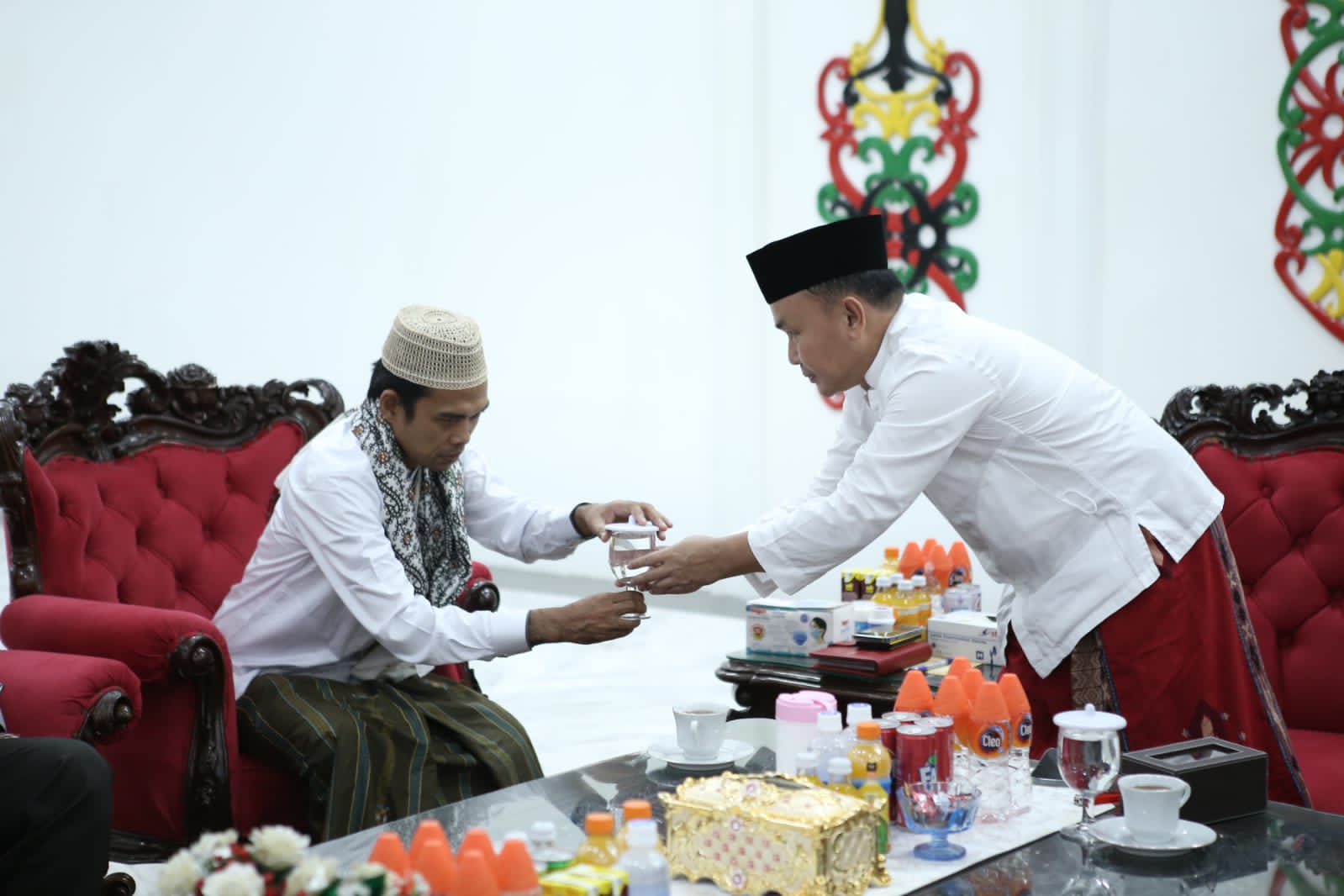 UAS Sambangi Gubernur H. Sugianto Sabran, Doakan Kesejahteraan Masyarakat Kalteng