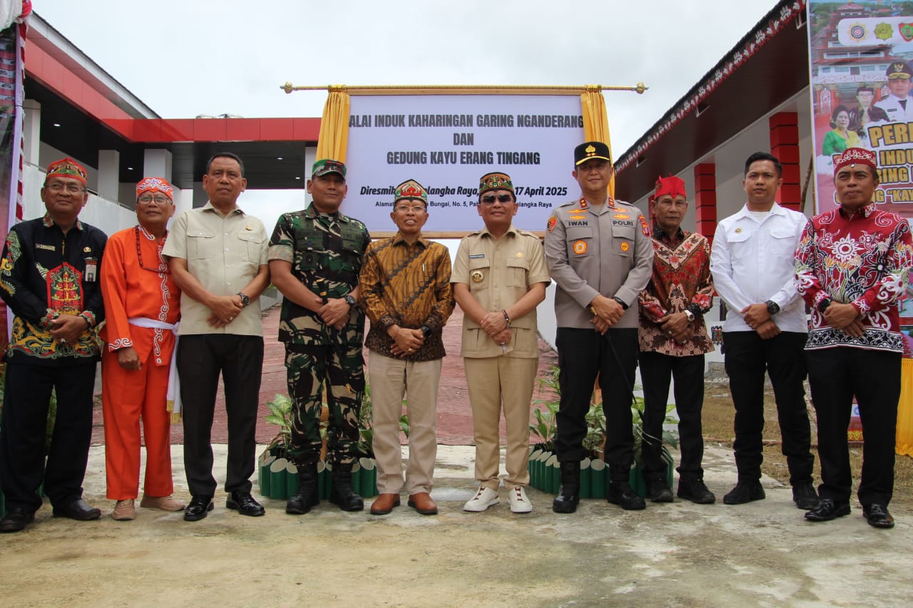 Gubernur Agustiar Sabran Resmikan Balai Induk Kaharingan Garing Nganderang dan Gedung Kayu Erang Tingang